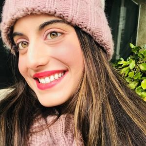 Meet your Posher, Veronica batista